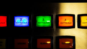 I långa loppet finns det inga vinnare, bara förlorare, säger den tidigare spelberoende kvinnan som vi har talat med. Närbild av spelautomat