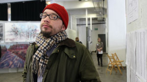 Jaakko Lindgren är en exceptionellt ung konstsamlare. Jaakko Lindgren investerar i konst istället för i aktier.