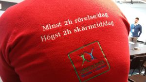 Genom att inkludera elever i aktivitetsplaneringen kunde även fysiskt passiva barn uppmuntras att röra på sig. Skolan i rörelse är en landsomfattande kampanj.