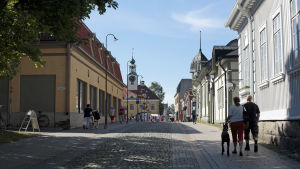 Gamla Raumo finns på listan över Unescos världsarv. Näkymä Vanhan Rauman kadulta kesällä.