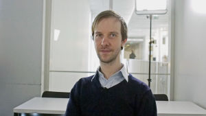 Johannes Kananen tycker att man skall se till att alla i samhället har de resurser de behöver. Johannes Kananen, universitetslektor vid Helsingfors universitet