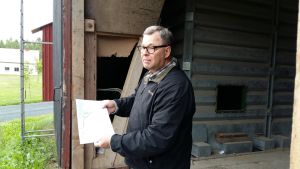 Vichtisbon Hans Brummer är förargad över prishöjningarna på eldistributionen. Vichtisbon Hans Brummer är förargad över prishöjningarna på eldistributionen.