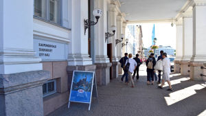 I dag består Helsingfors stadsfullmäktige av 46 procent kvinnor. Helsingfors stadshus.