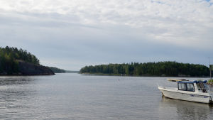Nyinflyttade Östersundombor måste kunna röra sig i skärgården – och det tycker Sibbo skärgårdsdelegation att Nylandsplansförslaget inte beaktar (arkivbild). utsikt från Björnsö i Östersundom mot holmar som är i Sibbo. Här går gränsen mellan Sibbo och Helsingfors