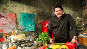 Villen keittiö 30 minuutissa, kuvassa Ville Haapasalo.