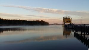 Öborna kritiserade NTM-centralen för att fatta beslut utan att höra dem som kommer att påverkas av beslutet. Galtby färjefäste.