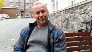 Jan Jalutsi har varit sex år på fri fot nu. Livet är i ordning.. Jan Jalutsi arbetar med unga brottslingar för att få dem att avbryta sitt beteende i tid.