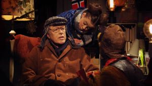Farfar Rost spelas av Gert Sabel Farfar Rost sitter i en fåtölj och pratar med Hamstern och Lillspiken