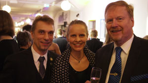 Sören och Sanna Nymalm tillsammans med Piffens ordförande Folke Lindström. Sören och Sanna Nymalm, Folke Lindström, Pargas IF.