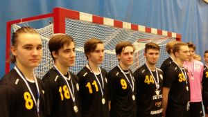 Isak Lehvonen, Henrik Nieminen, Thomas Untovuori, Christian Nieminen, Eemeli Maijala, Santeri Maijala och Eddie Lundin i Katedralskolans lag. Isak Lehvonen, Henrik Nieminen, Thomas Untovuori, Christian Nieminen, Eemeli Maijala, Santeri Maijala och Eddie Lundin i Katedralskolans lag.