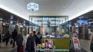 De västnyländska bussarnas ändstation är fortsättningsvis i Kampen. Kampin kaukoliikenteen bussiterminaali