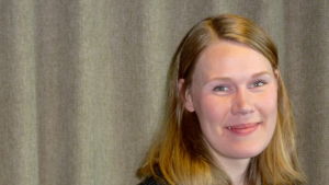 Ålands specialmedarbetare i Bryssel, Julia Lindholm, anser att det nu finns ett annat rörelseutrymme än tidigare. Julia Lindholm sitter och ler