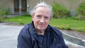 Joachim Heidenreich kommer från Tyskland, men har bott länge i Finland. Nu bor han på äldreboendet i Ebbo. Joachim Heidenreich var förr trädgårdsmästare