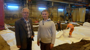 Kurt-Erik Nordin och Simon Grönqvist. I förgrunden Kurt-Erik Nordin och Simon Grönqvist. I bakgrunden pågår arbetet med att laga grunden för en plock- och svetsrobot.