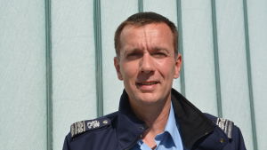 Nya bilar är mycket säkrare. Så den här lagförändringen är nog enbart positiv för den unga föraren, säger överkommissarie Stephan Sundqvist. Stephan Sundqvist.