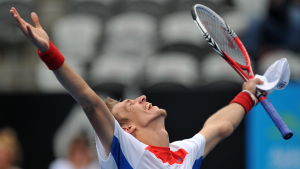 Jarkko Nieminen firar sin andra ATP-turneringsseger i Sydney 2012. Jarkko Nieminen firar ATP-seger i Sydney 2012.