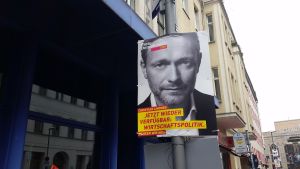 FDP:s ordförande Christian Lindner har gjort en stark valkampanj. Hans parti ser ut att göra ett bra val och kan ta sig in i såväl parlament som regering. FDP:s ordförande Christian Lindner har gjort en stark valkampanj. Hans parti ser ut att göra ett bra val och kan ta sig in i såväl parlament som regering.