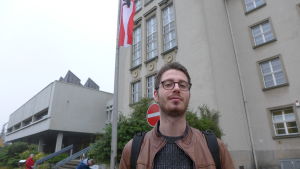 23-årige Andreas röstar hellre mot något än för något. Andreas har precis röstat i stadsdelen Alt-Tempelhof i Berlin