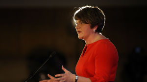 Arlene Foster som leder DUP har lovat att rösta ner ett avtal om det innehåller särlösningar för Nordirland. Arlene Foster, ledaren för DUP.