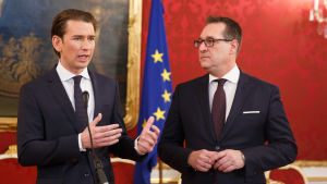 Förbundskansler Sebastian Kurz och vice förbundskansler Heinz-Christian Strache vann valet i fjol med löften om hårdare tag mot politisk Islam Förbundskansler Sebastian Kurz och vice förbundskansler Heinz-Christian Strache vann valet i fjol med löften om hårdare tag mot politisk Islam