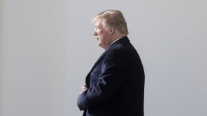 President Trump lämnade Vita Huset på fredag eftermiddag för att flyga till Camp David för strategimötet med republikanska ledare. President Trump lämnade Vita Huset på fredag eftermiddag för att flyga till Camp David för strategimötet med republikanska ledare.