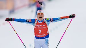 Mäkäräinen vann 27 tävlingar i världscupen. Kaisa Mäkäräinen går i mål i Ruhpolding.