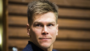 Matias Strandvall avslutade elitsatsningen våren 2018. Matias Strandvall under en presskonferens.