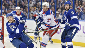 Ryan McDonagh i New York Rangers tröja i en match mot Tampa Bay. Ryan McDonagh i New York Rangers tröja i en match mot Tampa Bay.
