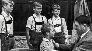 Minkälaisena Obersalzbergin aluella eläneet lapset muistavat kohtaamiset Hitlerin kanssa?