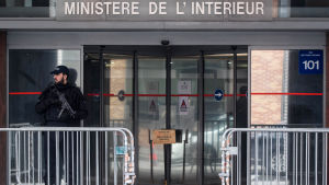 Ex-president Nikolas Sarkozy förhördes av poliser i Nanterre, i Paris utkanter Ex-president Nikolas Sarkozy förhördes av poliser i Nanterre, i Paris utkanter