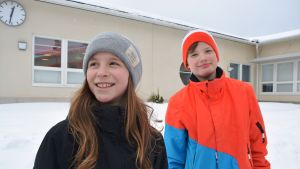 Laura Lillas och Melker Wikblom. Laura Lillas och Melker Wikblom går på femte klass i Normens skola i Nykarleby.