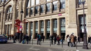 Gare du Nord i Paris är Europas största järnvägsstation. Varje år reser här 180 miljoner passagerare. Gare du Nord i Paris är Europas största järnvägsstation. Varje år reser här 180 miljoner passagerare.