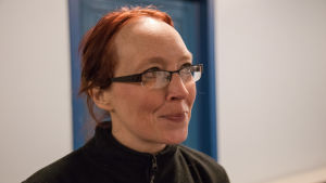 Katri Heikkinen säger att intresset för konståkning ökar i Borgå. Porträtt av Katri.