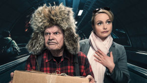 Radioteatteri esittää: Mielensäpahoittaja maailmalla. Kuvassa roolihahmoina näyttelijät Heikki Kinnunen ja Emilia Sinisalo Radioteatteri esittää: Mielensäpahoittaja maailmalla. Kuvassa roolihahmoina näyttelijät Heikki Kinnunen ja Emilia Sinisalo