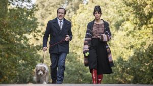 Kuusiosaisen brittikomedian päärooleissa ovat Ben Miller ja Caroline Catz.