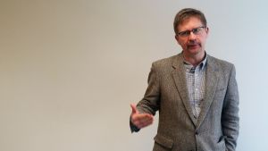 Professorn Markus Jäntti trivs med sitt jobb i Stockholm, men förundrar sig över den okunskap om Finland som råder i Sverige. Professor Markus Jäntti.