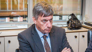 Inrikesminister Jan Jambon avslöjade att gärningsmannen Benjamin Herman mördade en bekant från fängelset på måndag, kvällen före attackerna i Liège Inrikesminister Jan Jambon avslöjade att gärningsmannen Benjamin Herman mördade en bekant från fängelset på måndag, kvällen före attackerna i Liège