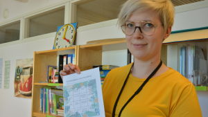 Läs tillsammans med barnen, det är mysigt, tipsar modersmålsläraren Katrina Åkerholm. Katrina Åkerholm