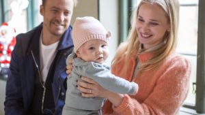 Bonusfamljens tredje säsong väntas ha premiär 2019. Andra säsongen av Bonusfamiljen. Man och kvinna med bebis.