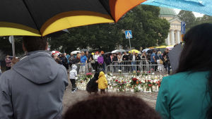 Knivdådet på Salutorget i Åbo inträffade i augusti 2017. Åbobor hedra knivattackens offer.