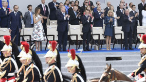 Det republikanska gardet med sina hästar lär ha gjort ett stort intryck på Trump som beordrade en likadan parad efter sin hemkomst Det republikanska gardet med sina hästar lär ha gjort ett stort intryck på Trump som beordrade en likadan parad efter sin hemkomst