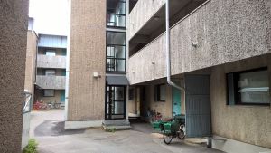 I det här huset bodde Stefan Hell. Studentbyn i Åbo, huset där Stefan Hell bodde.