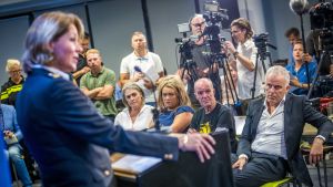 Polisen meddelade förra veckan att man hade identifierat den misstänkte mördaren som greps på söndagen i Spanien. Den mördade Nicky Verstappens anhöriga sitter på första raden Polisen meddelade förra veckan att man hade identifierat den misstänkte mördaren som greps på söndagen i Spanien. Den mördade Nicky Verstappens anhöriga sitter på första raden