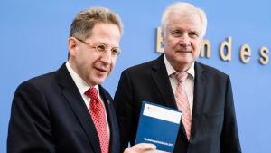 Hans-Georg Maassen, chef för tyska inrikes säkerhetstjänsten och inrikesminister Horst Seehofer Hans-Georg Maassen, chef för tyska inrikes säkerhetstjänsten och inrikesminister Horst Seehofer