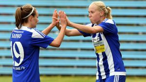 Essi Sainio och Eveliina Summanen gjorde mål då HJK för en vecka sedan besegrade FC Honka med 3–2. Essi Sainio och Eveliina Summanen gjorde mål då HJK för en vecka sedan besegrade FC Honka med 3–2.
