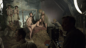 Saksan kaikkien aikojen kallein draamasarja Babylon Berlin kuvaa natsien valtaannousuun johtaneita yhteiskunnallisia oloja.