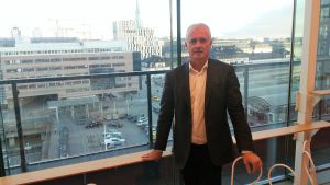 Framtidsstrategen Göran Krafft har analyserat skolvärlden under stora delar av 2000-talet. Han ser att avståndet mellan skola och arbetsliv är för långt. Göran Krafft.
