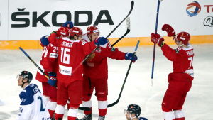 Rysk superperiod mot Finland. Från 1-0 till 4-0. Ryssland firar ett mål mot Finland.
