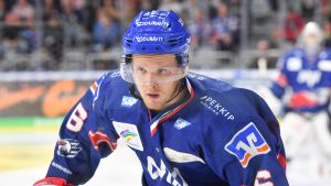 DEL-spelare är en raritet i landslaget, undantaget är Joonas Lehtivuori. Joonas Lehtivuori spelar ishockey i den tyska ligan.