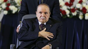 Abdelaziz svär sin presidented 28 april 2014.